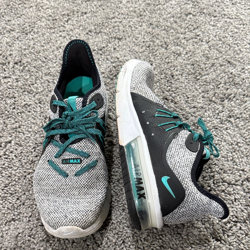 Nike Air Max with Teal and Gray Design - Picture 3 of 4